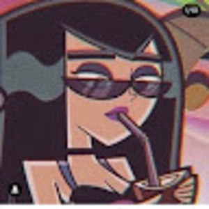 Meet your Posher, Adrianne